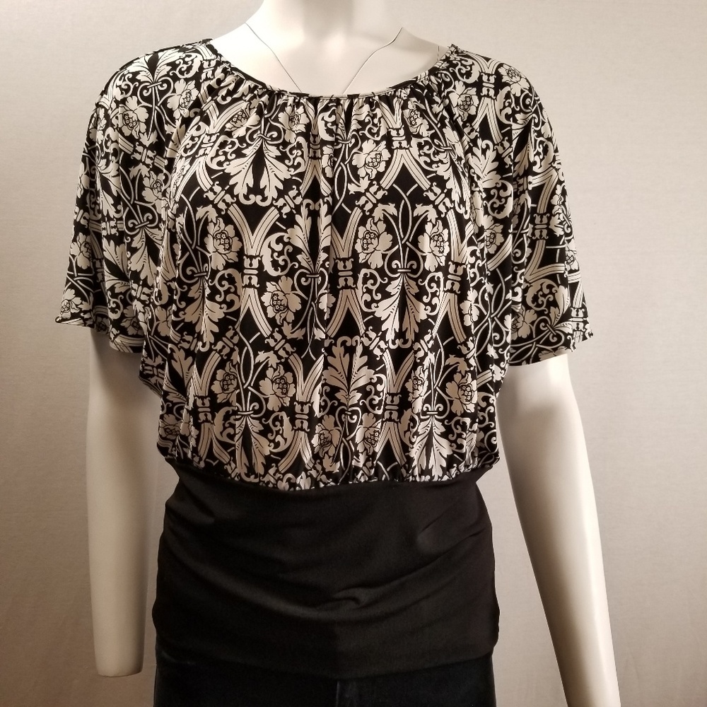 WHBM Women's Paisley Dolman Short Sleeve Small